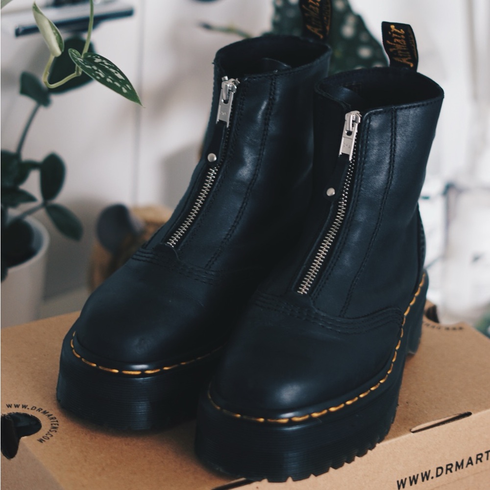 Dr Martens Jetta Boots